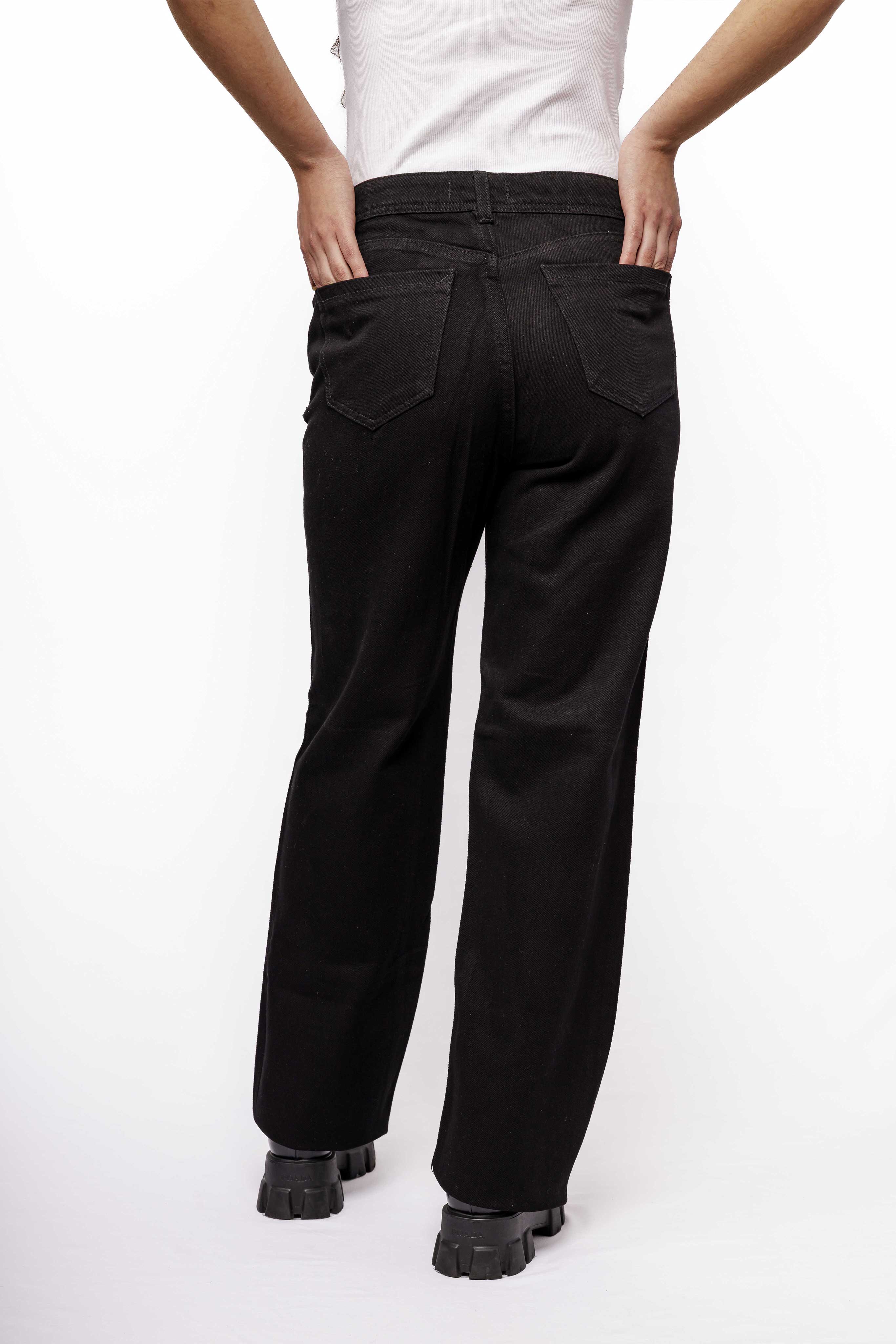 JEAN BRILLOS NEGRO STRECH